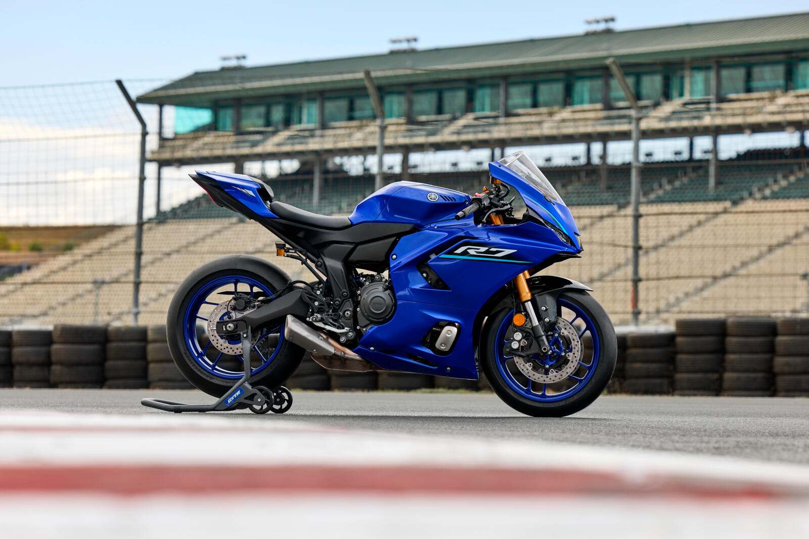  De nieuw Yamaha R7