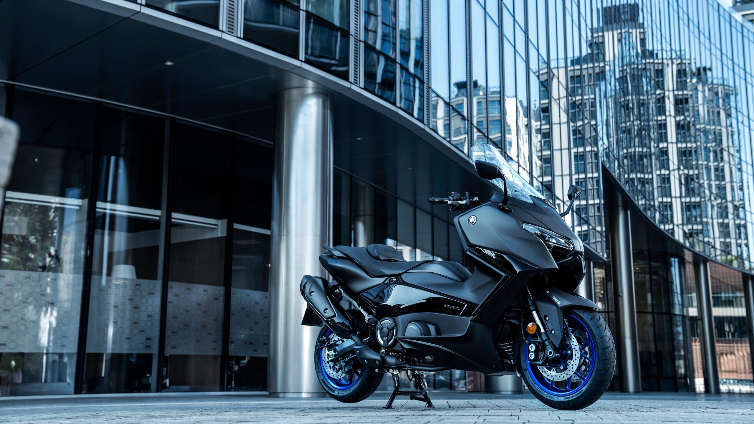 Yamaha Tmax kopen in Amsterdam, Utrecht of Rotterdam 8 Xmax 2025 kopen in Amsterdam