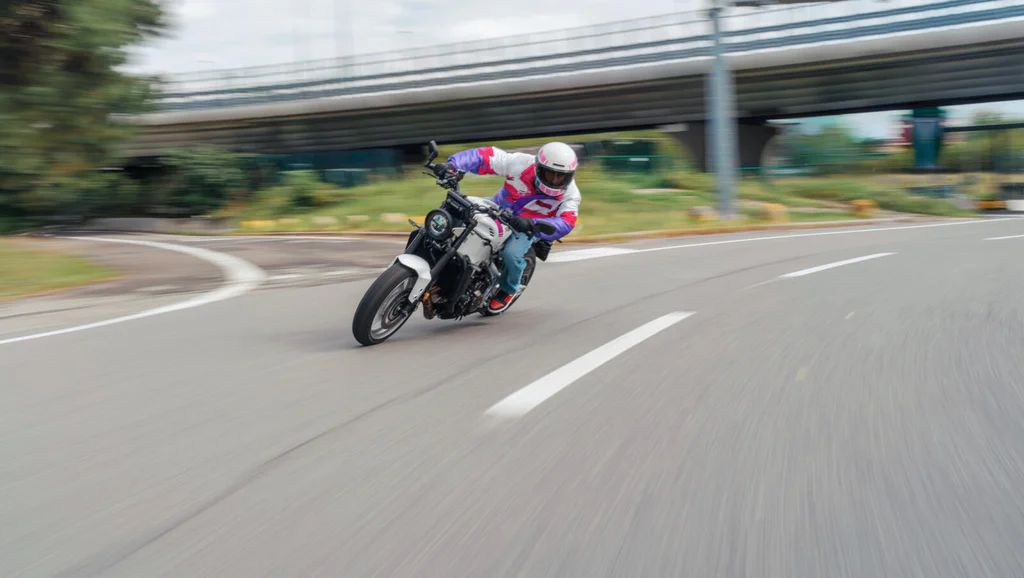 De 2027 XSR900 3 xsr 900 image3 1024